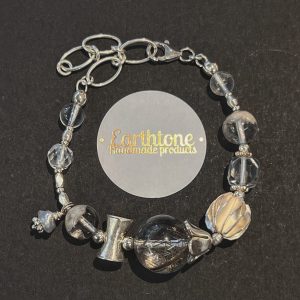 高雅銀白調設計款水晶手鏈